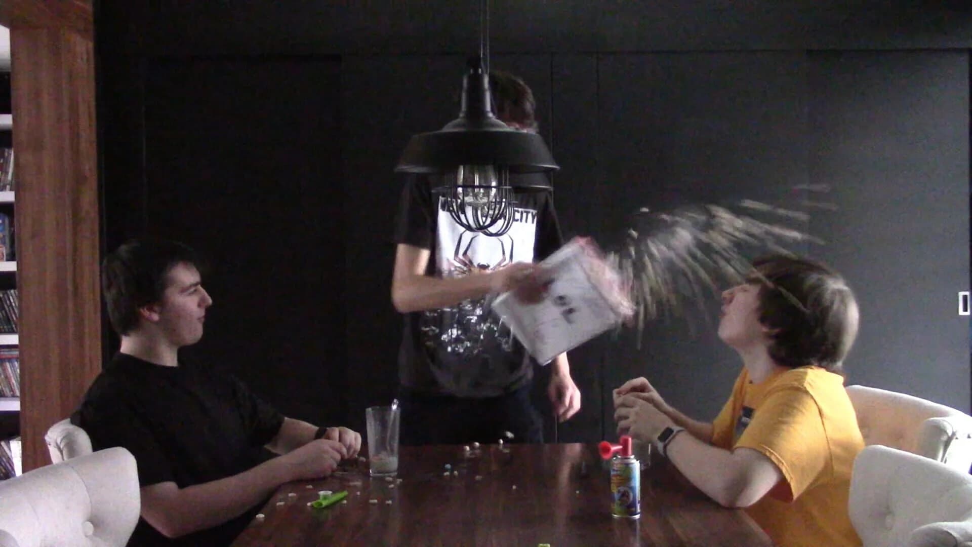 Aidsmoji: The Forbidden Fruit screenshot 2