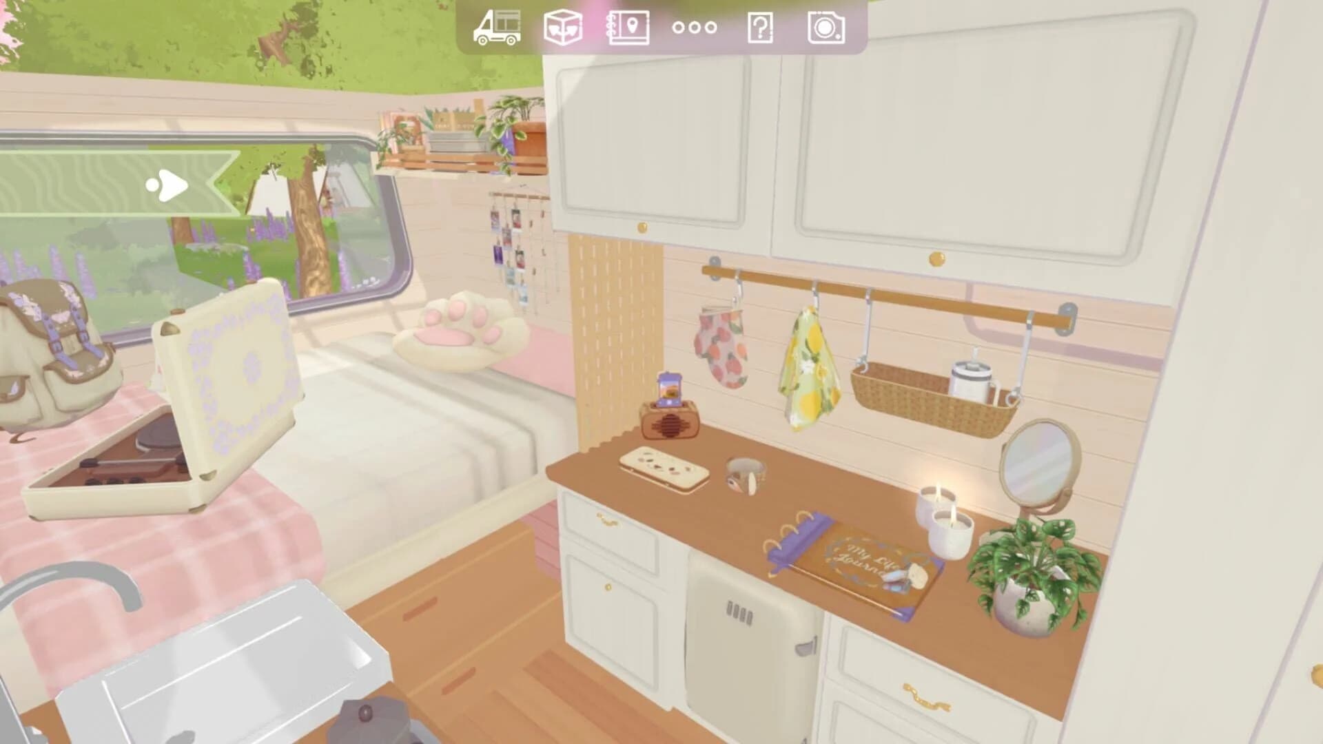 Camper Van: Make it Home screenshot 1