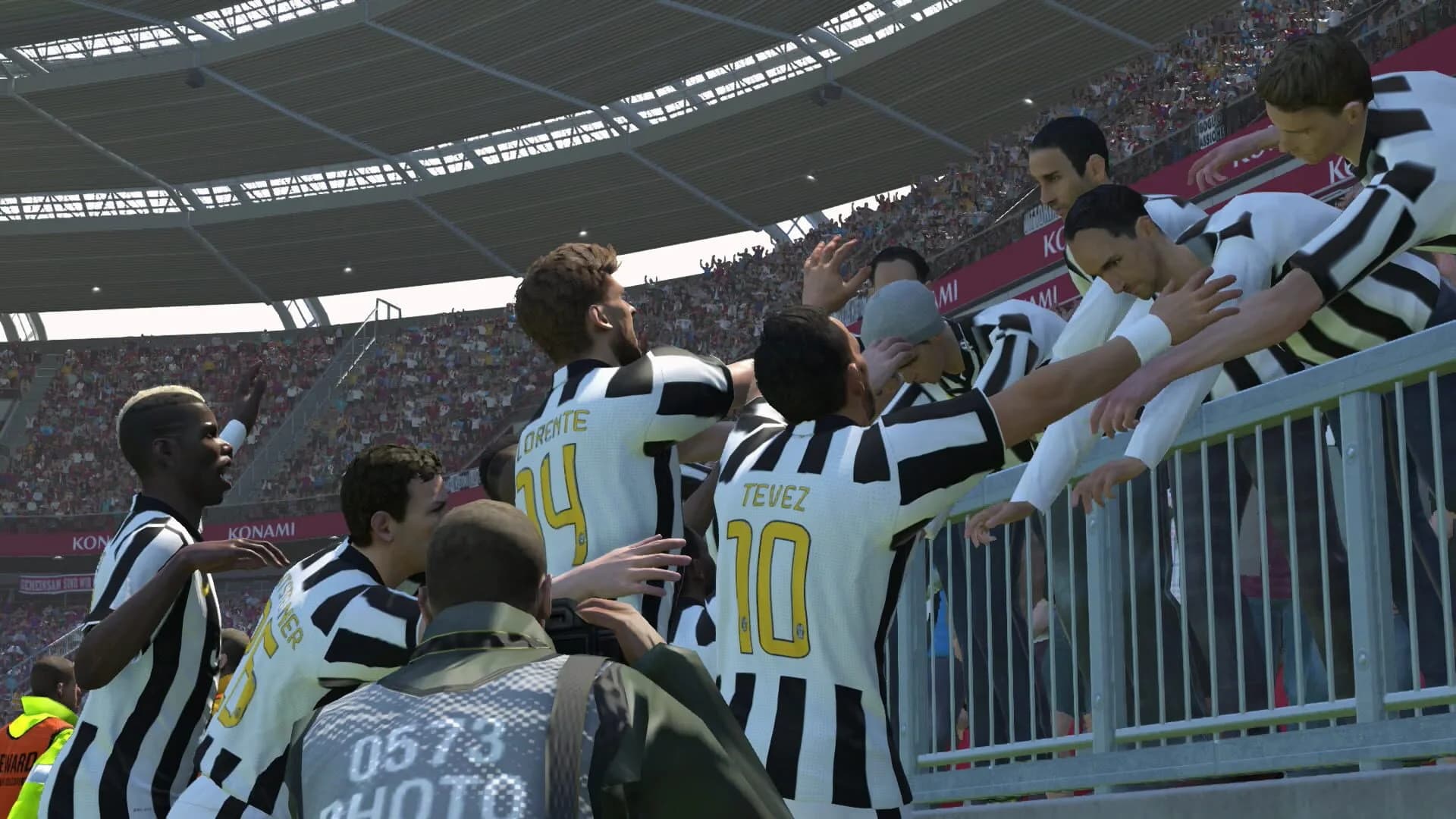 Pro Evolution Soccer 2015 screenshot 1