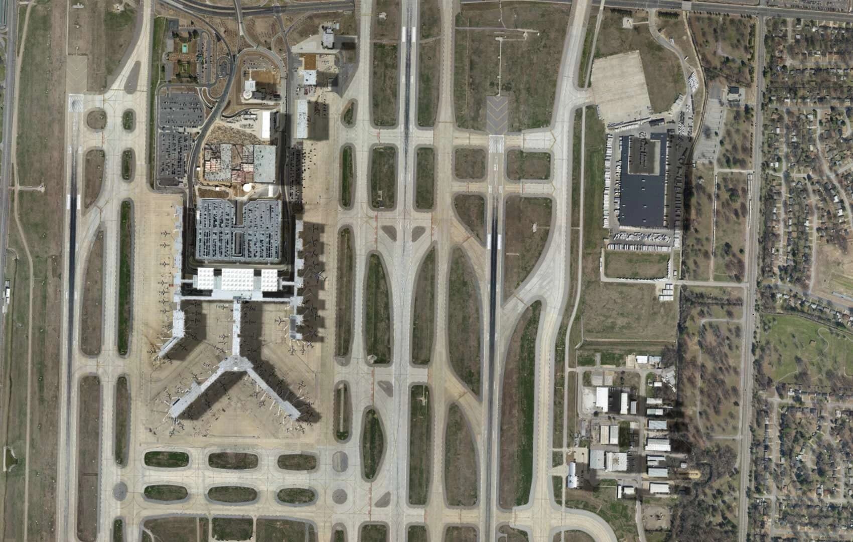 Tower!2011:SE - Memphis KMEM Airport screenshot 1