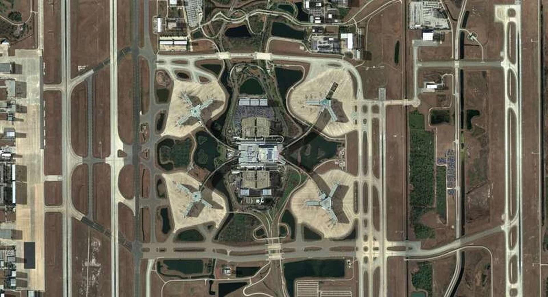 Tower!2011:SE - Orlando KMCO Airport screenshot 1